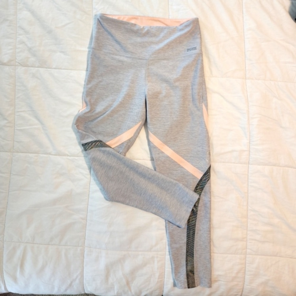 Victoria’s Secret PINK Ultimate Capri Leggings